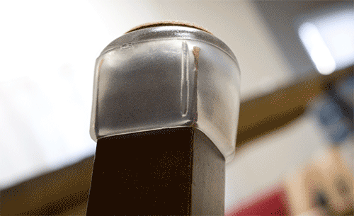 『イス脚フィット』は脱げにくい椅子脚カバーです。