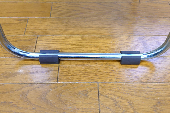 取り付けは、手ではめるだけ